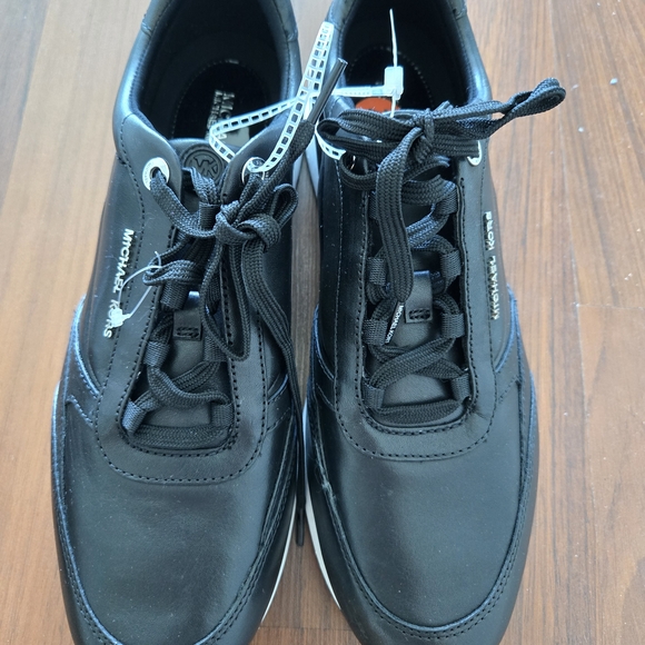 NEW! Michael KORS Allie Stride trainers Sneakers %100 Leather - Picture 3 of 7